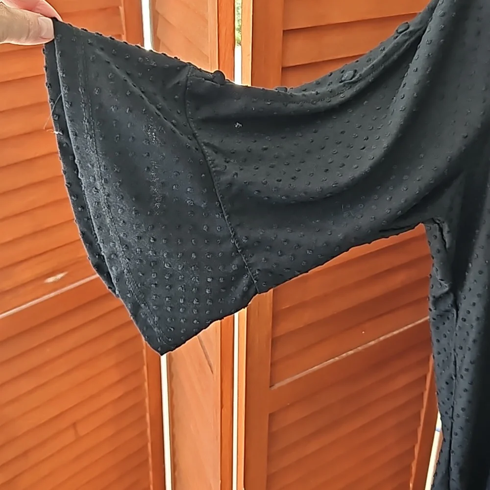 Rose + Olive ladie's black 3/4 split/buttoned sleeve blouse - size 3X NWT - Picture 8 of 8